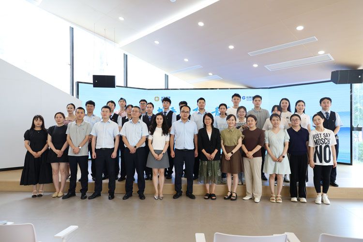 tapplay员工参加涪发集团与 建设银行涪陵分行联合举办的读书分享会